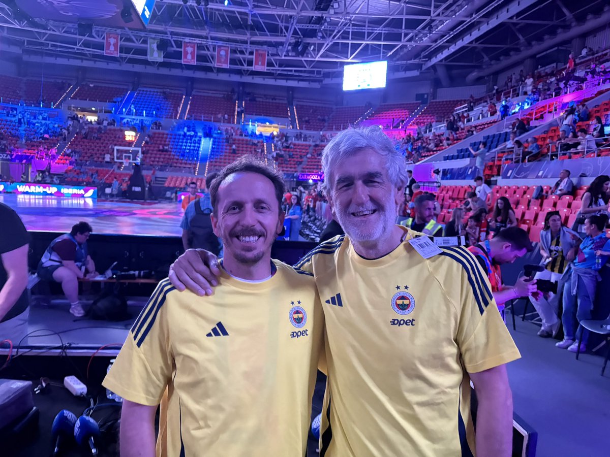 Colgados del Aro by Endesa tweet media