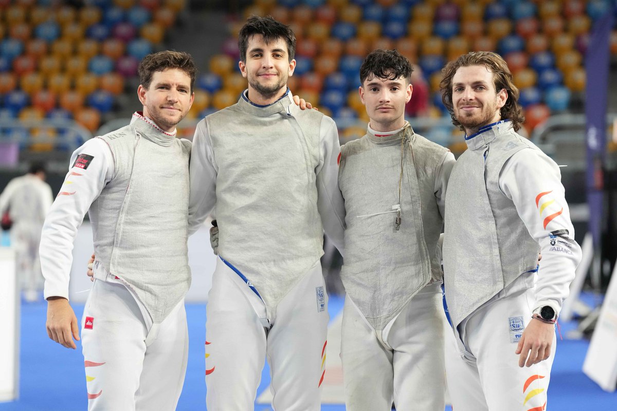 rfeesgrima's tweet photo. El equipo de florete masculino consigue entrar en una histórica semifinal en la Copa del Mundo de El Cairo tras vencer en octavos al equipo japonés (vigente campeón olímpico), que contaba con Iimura, quien había ganado la competición individual en la jornada pasada 🔥 https://t.co/U3kqGtoev9