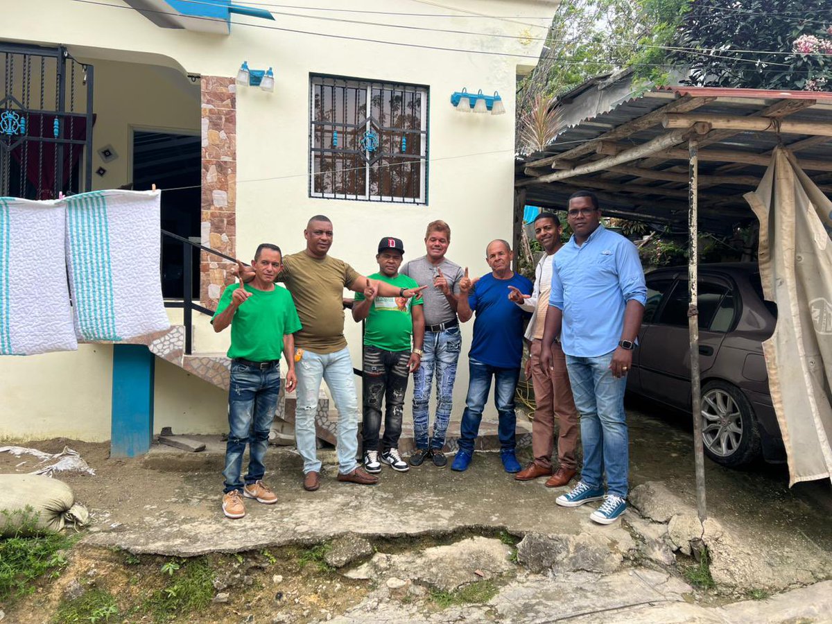 manuelcrespoRD's tweet photo. Nuestros formidables equipos de trabajos, visitaron cada seccion y cada paraje del Distrito Municipal de Blanco Arriba, Provincia Hermanas Mirabal. Todo un pueblo sumándose a una sola causa: @LeonelFernandez Presidente 2028. #FuerzaDelPueblo https://t.co/ITWeLKsByL