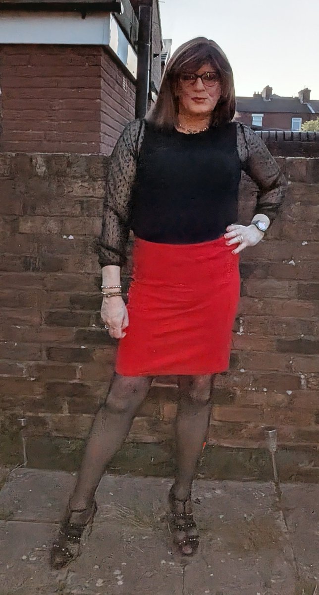 it's a red and black sunday evening for sophia x