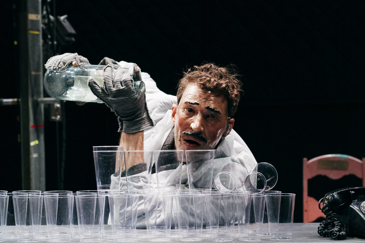 YoungishPers's tweet image. REVIEW: ⭐⭐⭐⭐⭐ for Nayatt School Redux by The Wooster Group

'revisiting and reinventing embodied theatrical liveness'

wp.me/pdXz8Y-97h

#review #theatre #whatson