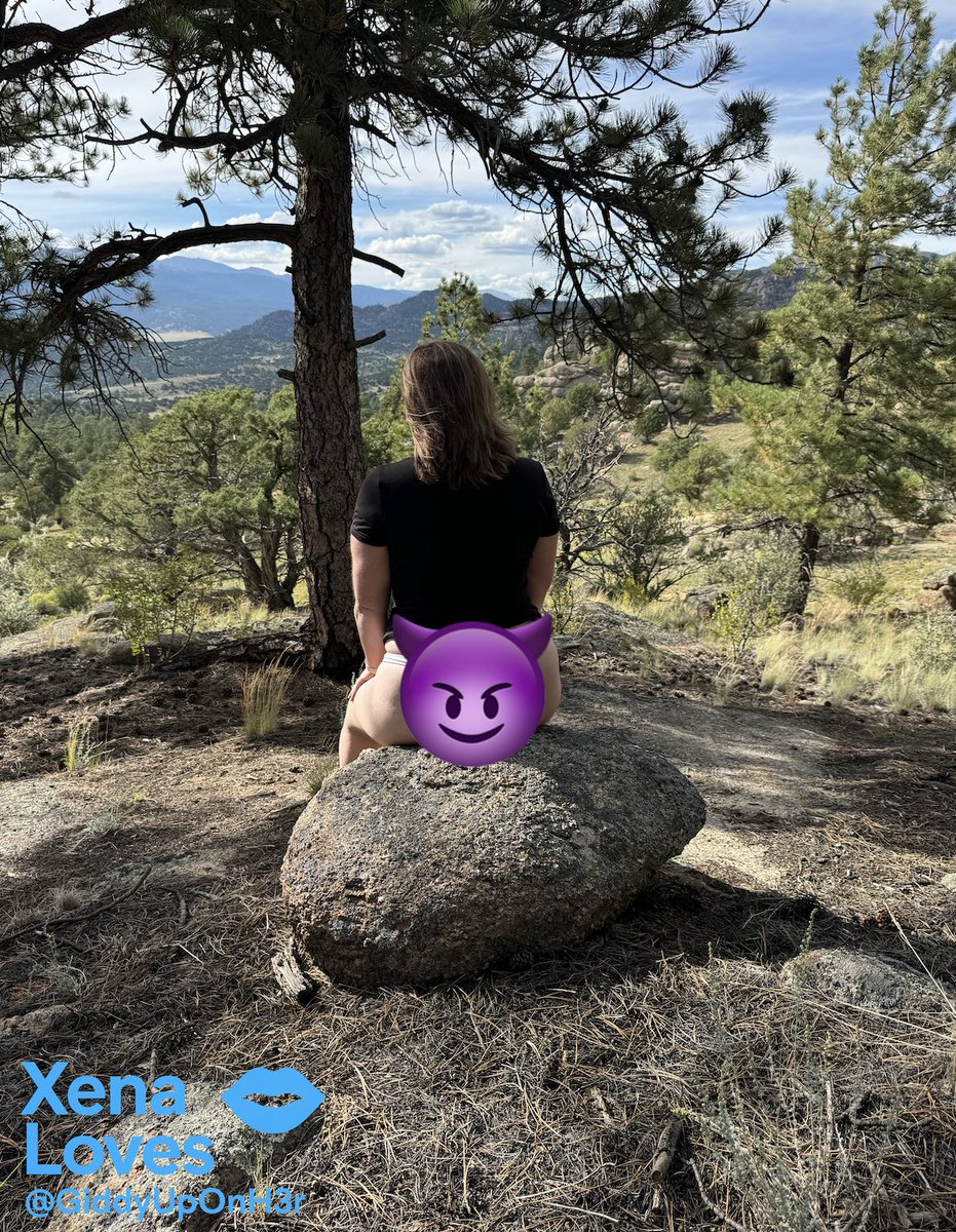 GiddyUpOnH3r tweet media