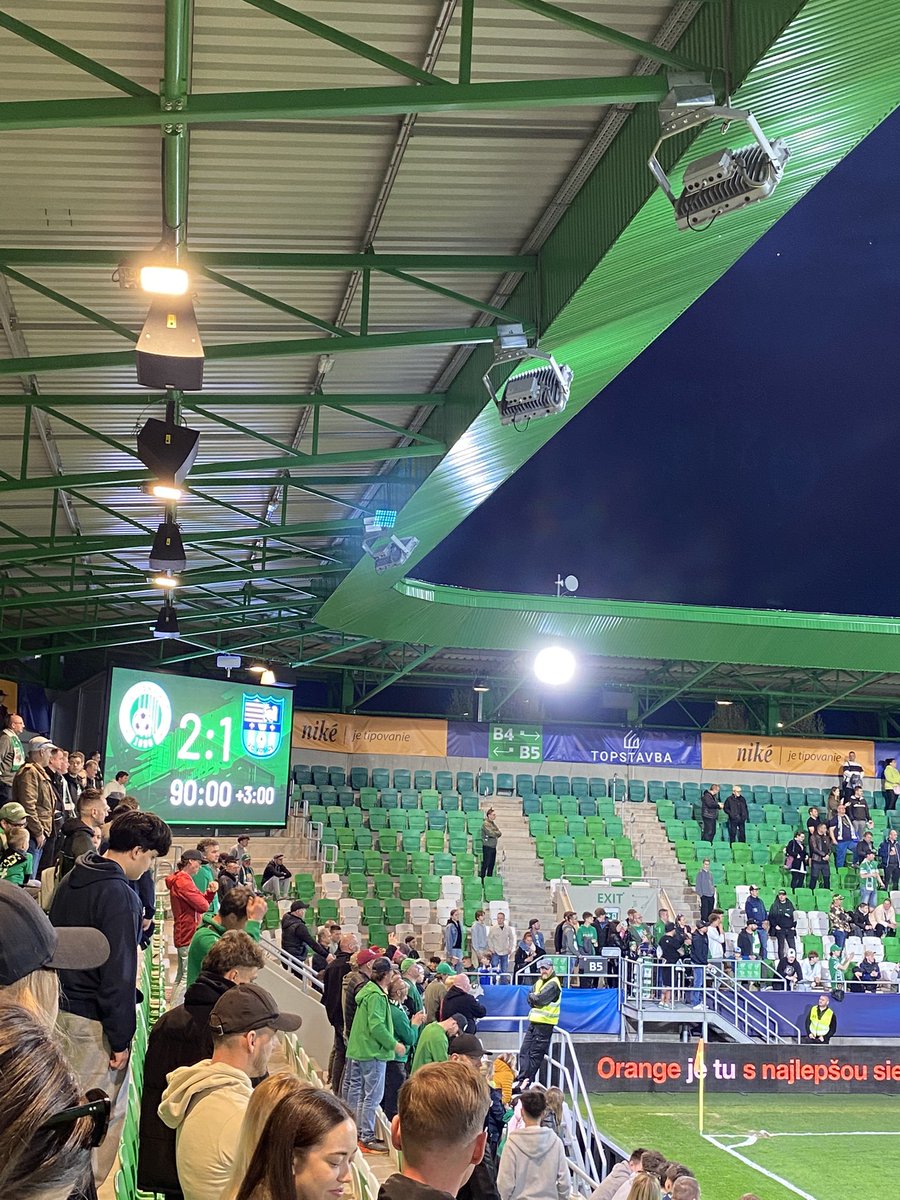 danwalter81's tweet photo. @slovak_football Brilliant evening 😊🟢⚪️ https://t.co/mDLxCwYhDM