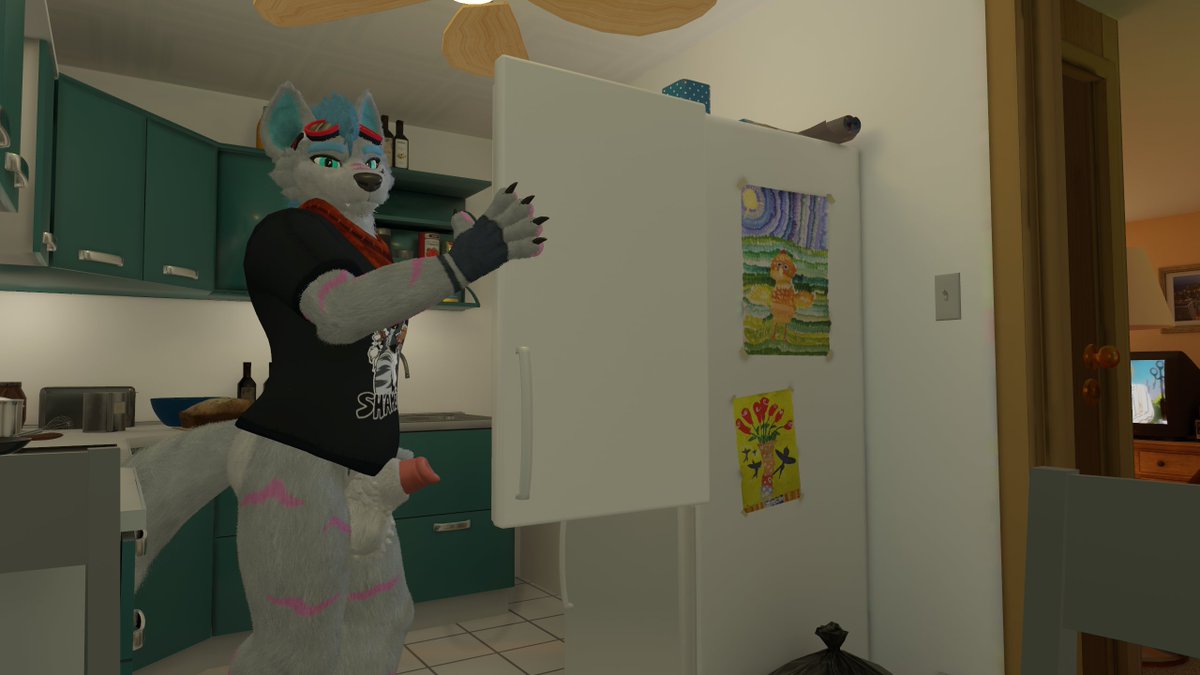Pieyeena's tweet photo. Oh hey! Just grabbing a snack, you want anything? https://t.co/59eRkw1Lp5