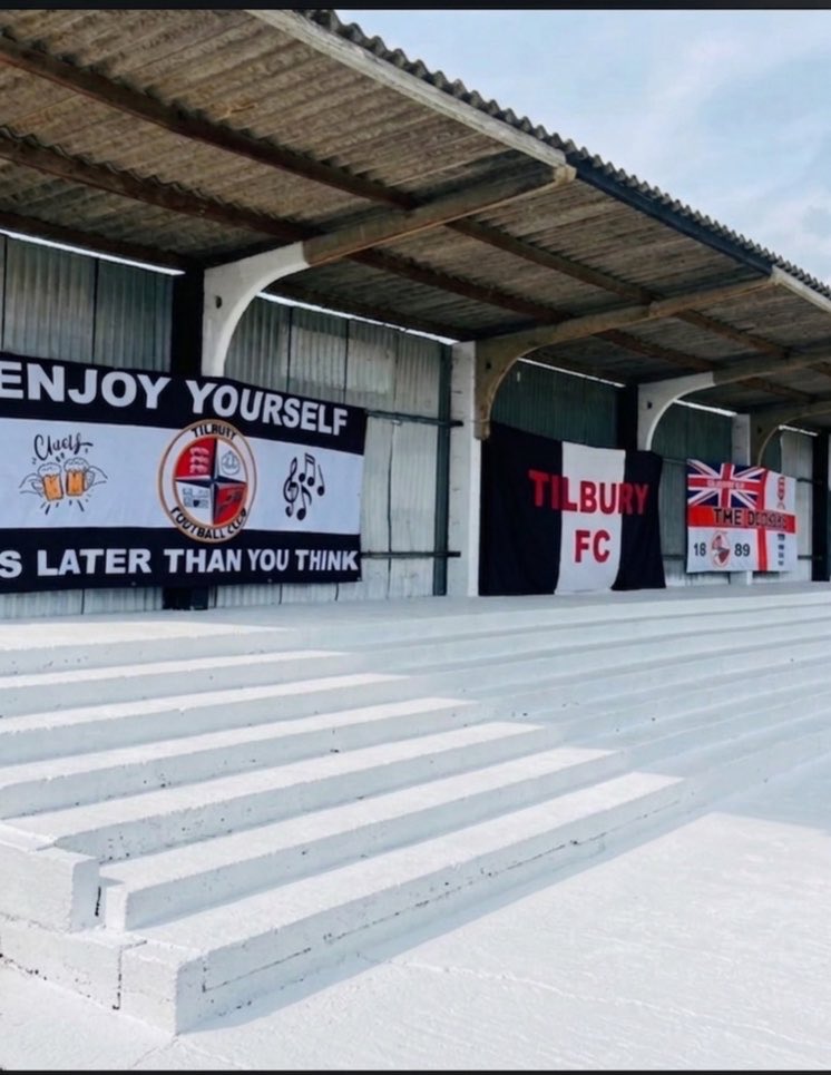 lea7mufc's tweet photo. @tilburyfc 🖤🏁⚽️ https://t.co/97sBhvR9qn