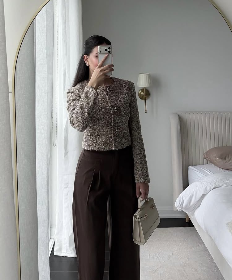 1KPOORA's tweet image. Beauty is modesty, you don’t need to show cleavage’s, thighs etc to be considered beautiful or attractive. 

@Samawoman_ng @womensfashionNY 
#beauty #womenfashion  #DURBANTHEWARMESTPLACETOBE