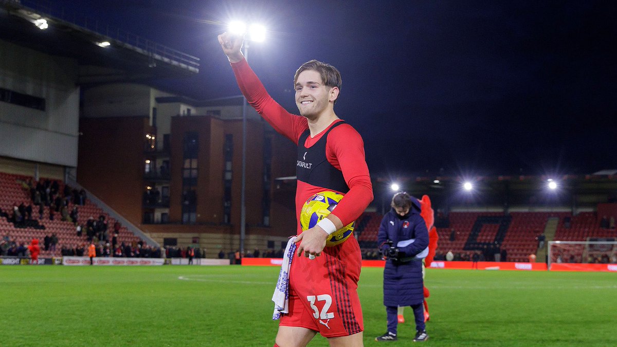 leytonorientfc's tweet photo. 🏆 𝗬𝗢𝗨𝗡𝗚 𝗣𝗟𝗔𝗬𝗘𝗥 𝗢𝗙 𝗧𝗛𝗘 𝗦𝗘𝗔𝗦𝗢𝗡 👏

Dom Ballard has won Sky Bet League One Young Player of the Season! 🔥

Congratulations, Dom!

#LOFC #OneOrient https://t.co/FZzvy1pWYD