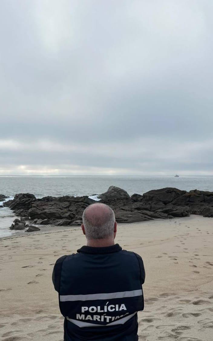 amn_portugal's tweet photo. A Autoridade Marítima Nacional encontra-se a efetuar #buscas por um pescador lúdico de 74 anos, que alegadamente se encontra desaparecido, na praia do Paço, em Carreço, no concelho de Viana do Castelo.
ℹ️
https://t.co/ZapZtKoo1w https://t.co/4YiZFYxhYH