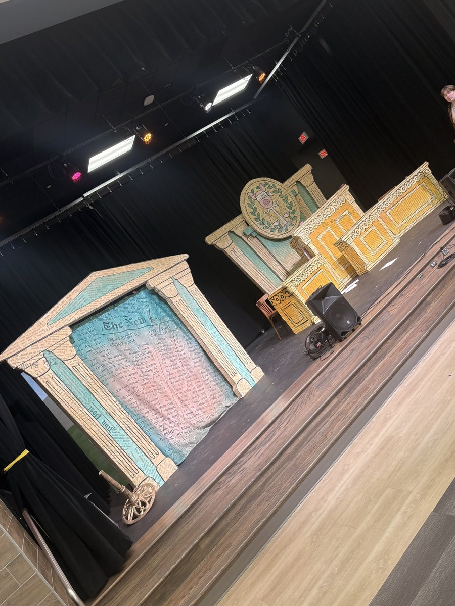 PRINCEssinEd's tweet photo. For Theatre Thursday 🎭✨, students loved The Real Story of the Three Little Pigs 🐷🐷🐷! Snacks 🍿 from our amazing PTO 🧡 made the experience even more fun and special for everyone! #WOYC2026 @SBE_Bengals @SBEPrincipal @FBISDEarlyChild @NAEYC https://t.co/l7gAoxFdPC
