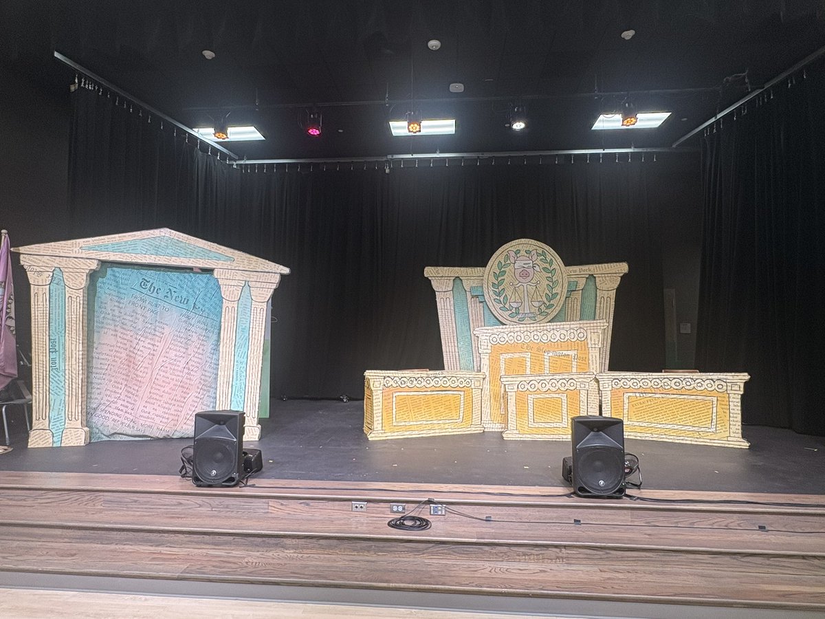 PRINCEssinEd's tweet photo. For Theatre Thursday 🎭✨, students loved The Real Story of the Three Little Pigs 🐷🐷🐷! Snacks 🍿 from our amazing PTO 🧡 made the experience even more fun and special for everyone! #WOYC2026 @SBE_Bengals @SBEPrincipal @FBISDEarlyChild @NAEYC https://t.co/l7gAoxFdPC