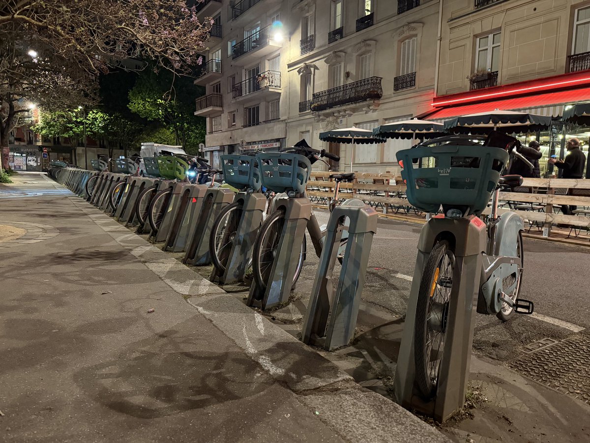 photobagjr's tweet image. My first photo edit in Lightroom!
How I did it? Idk :)
Show your edits in comments!
#lightroom #PhotoEditing #BeforeAfter