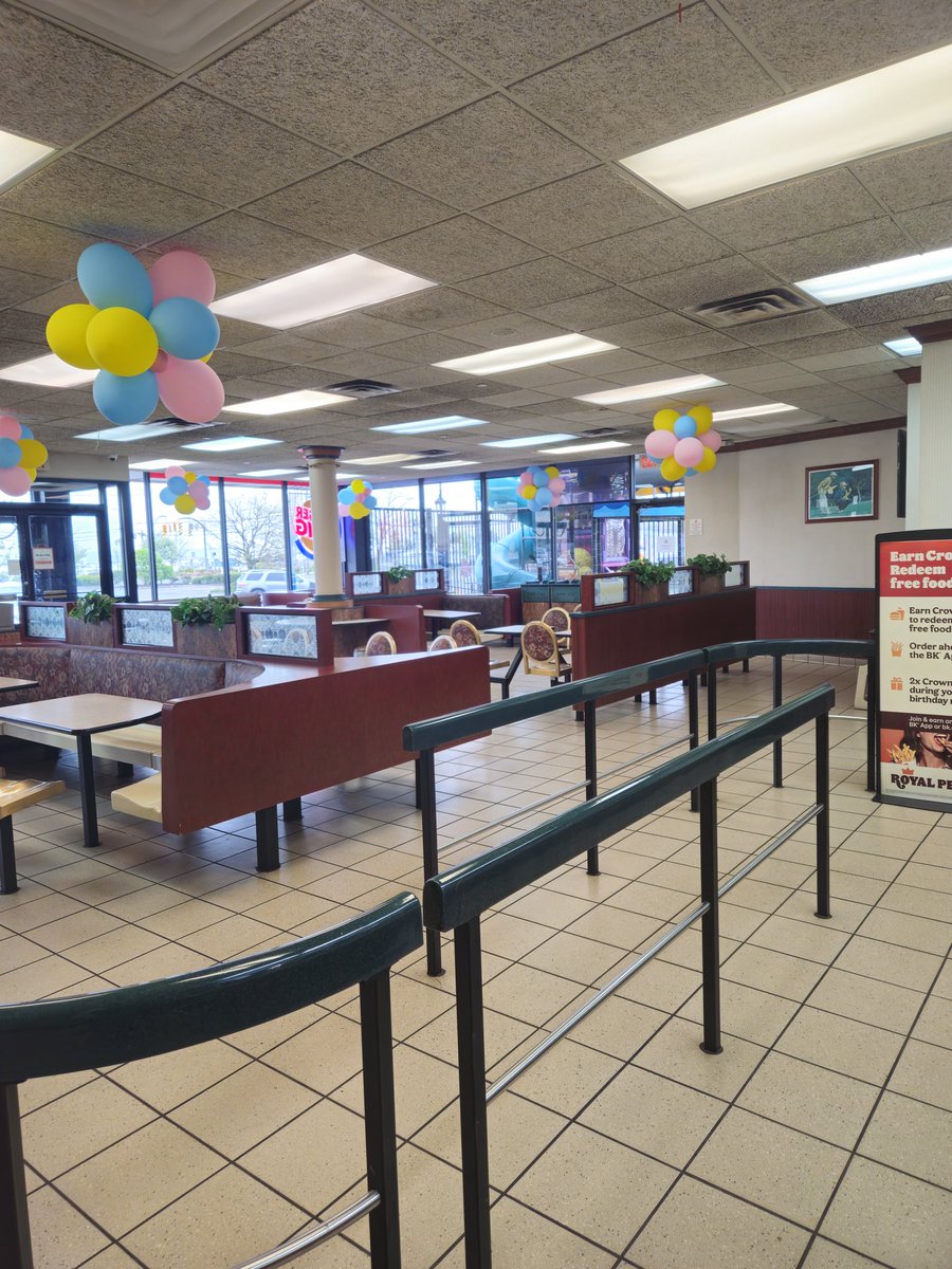 slanoue2016's tweet image. Meant to post this earlier, but I kept falling asleep! We went to Stop and Shop to get a few things, and then to BurgerKing for lunch.. After eating, we went to the Blick art supplies store for my class. Now for a nap! #SaturdayVibes