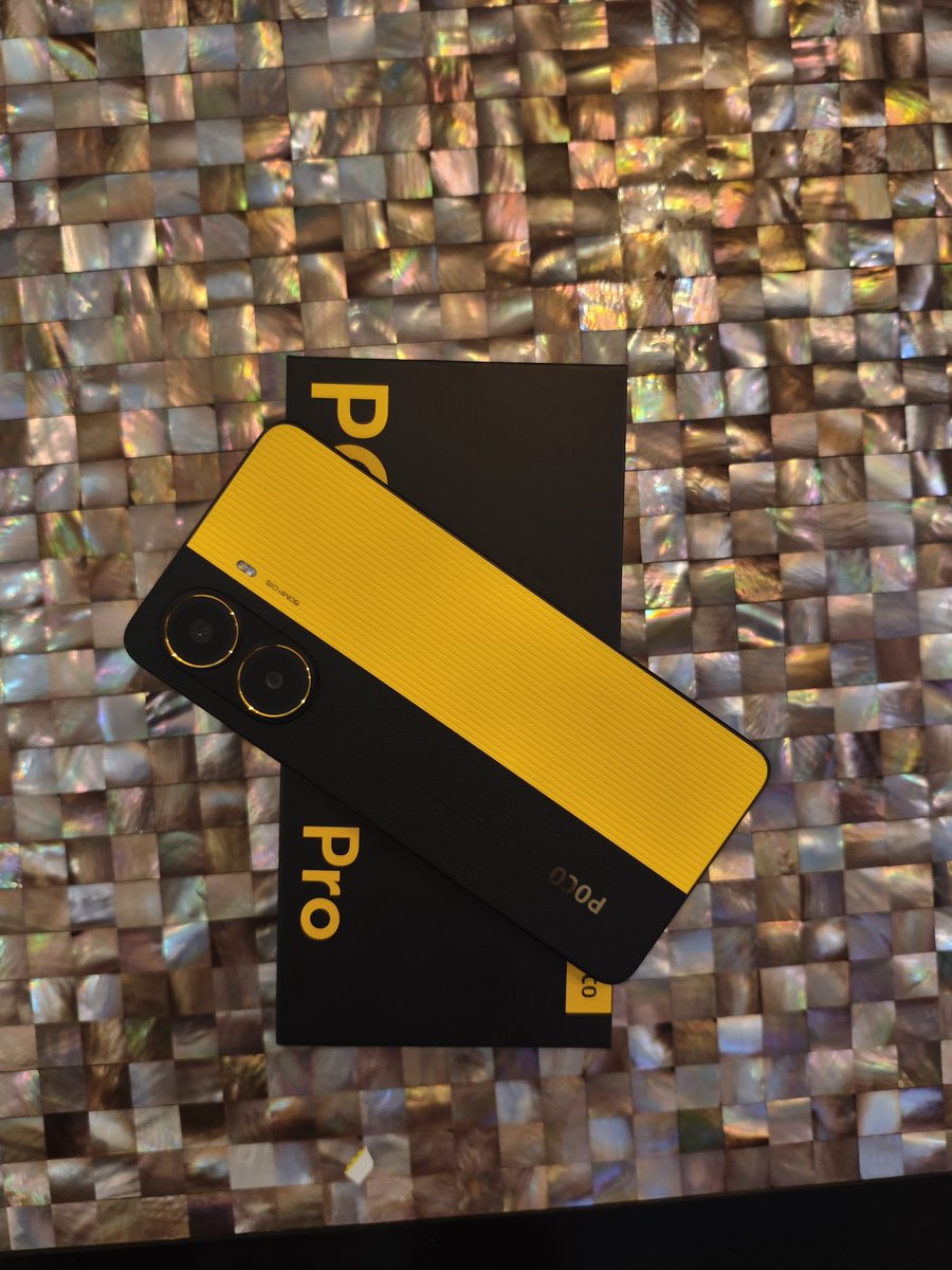 PocoNigeria's tweet image. Tap into pure power. The POCO X7 Pro
delivers elite performance, day in and day out. Flagship
specs, mid-range price, zero excuses.

Use one emoji to describe this phone. Go! 👇✨

#POCOX7Pro #POCO #Phone #Tech