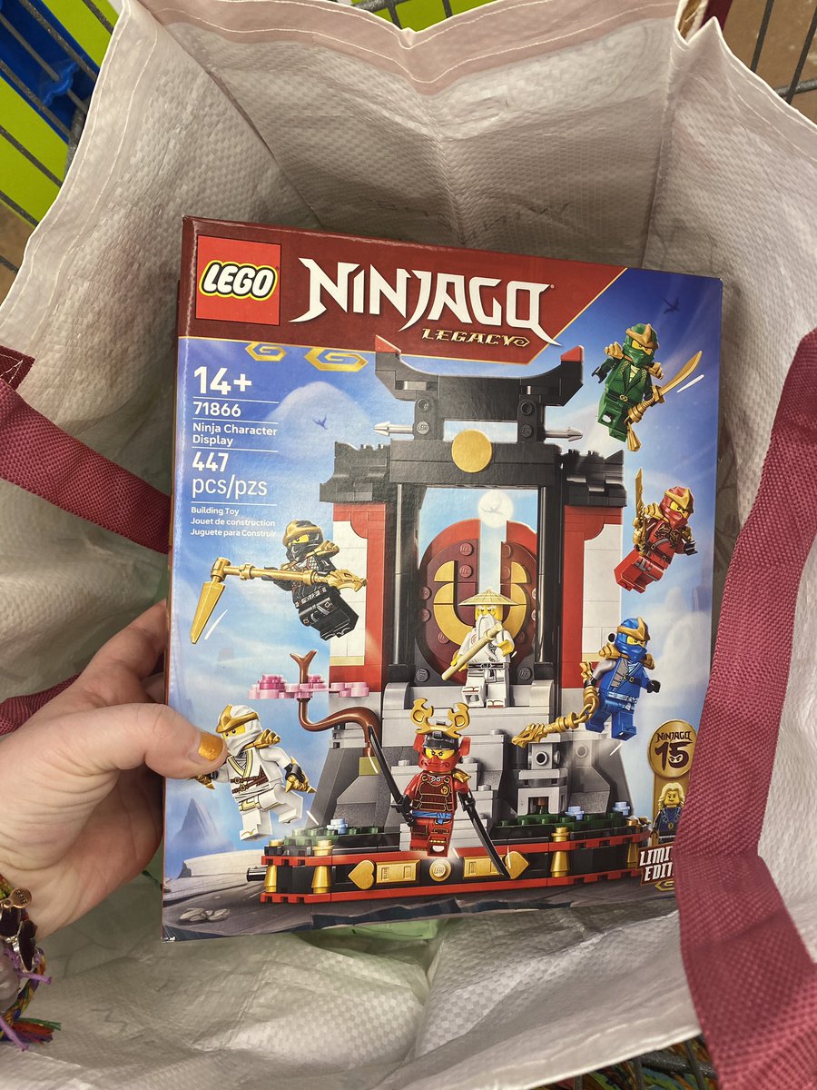 FIGHTONMINORIN's tweet image. Not to brag or anything 

#Ninjagotwt #Ninjago