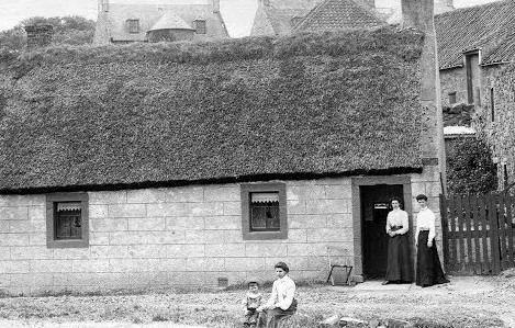 tourscotland's tweet image. Have a wee visit to a tour #Scotland travel video Blog of old
#Scottish #ancestry #history #genealogy #photography of #Auchtermuchty, #Fife, #Gaelic: Uachdar Mucadaidh, meaning " upland of the pigs " Until 1975 Auchtermuchty was a royal burgh tour-scotland-photographs.blogspot.com/2018/10/tour-s…