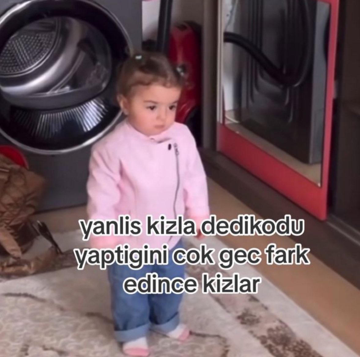hayrixxx's tweet photo. Kızlar böyle mi cidden https://t.co/YZBM3yyFT9