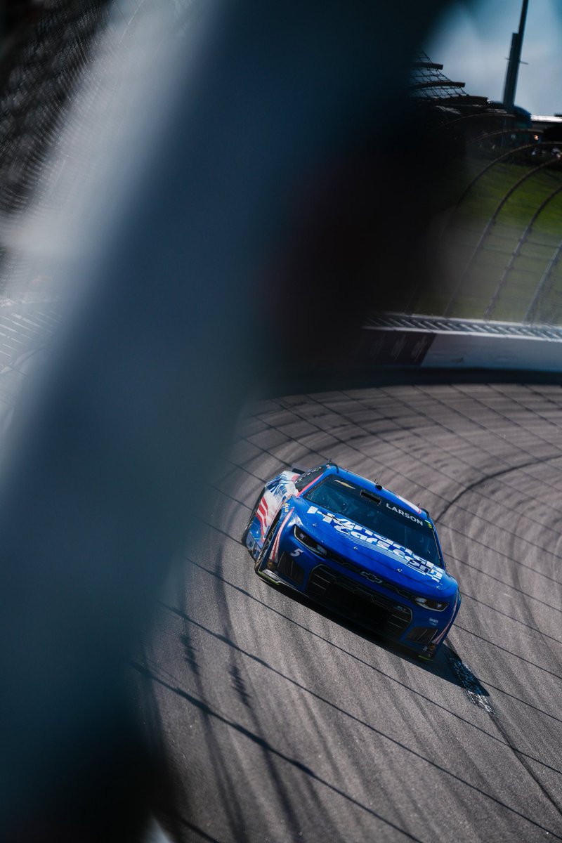 TeamHendrick tweet picture