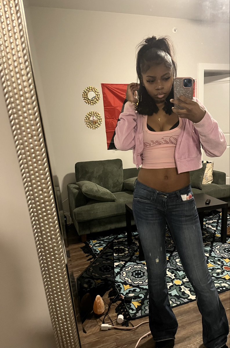 spoilorgo's tweet image. What the shirt says…
#goddess #princess