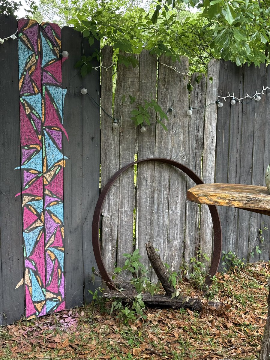 Chad_Edwardz's tweet image. My last chalkboard fence art for the spring season at The Frog Pond Sunday Social 
4.19.26 
Silverhill, AL 

#frogpondsundaysocial #chalkboardfenceart #crayola