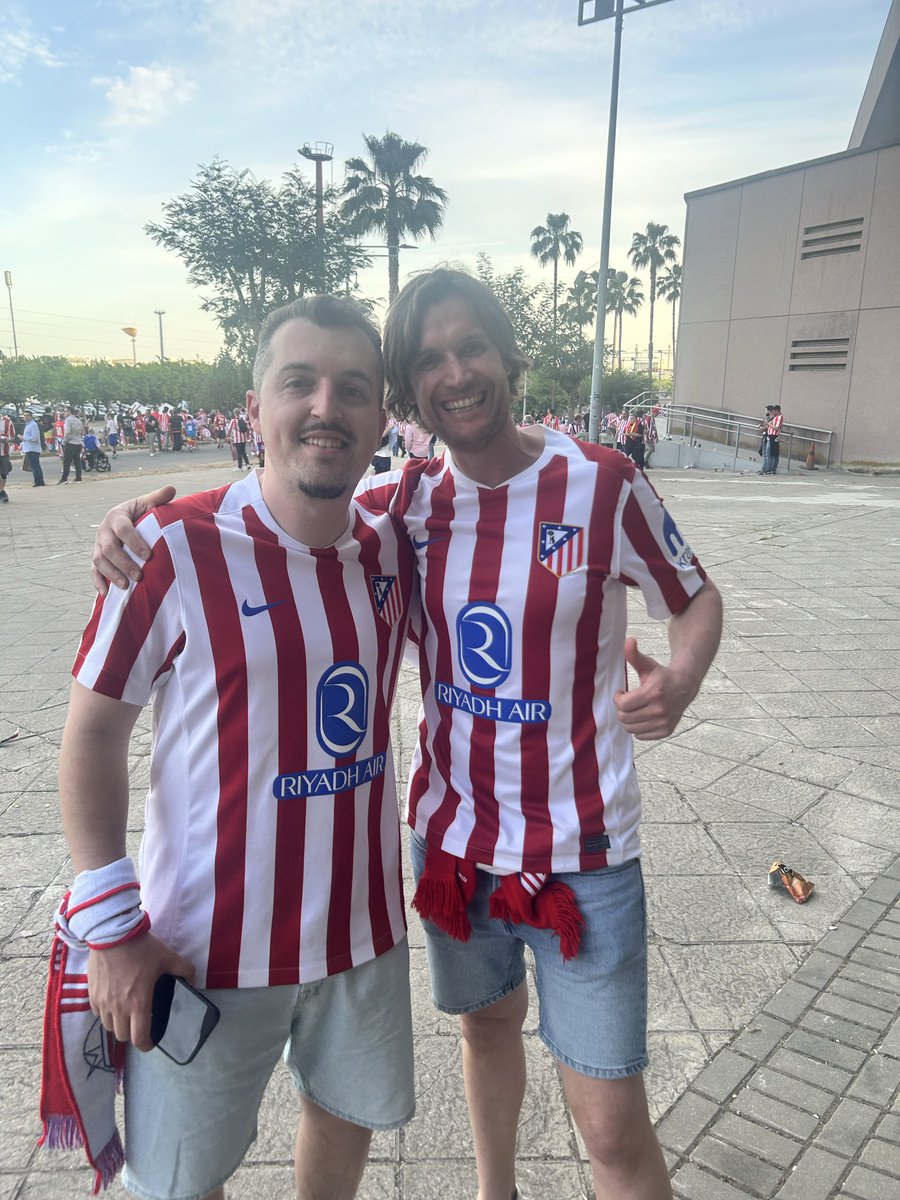 franjg1978's tweet photo. @atletico_stats_ un placer conocer a Adrian https://t.co/IuVYcNTSVG