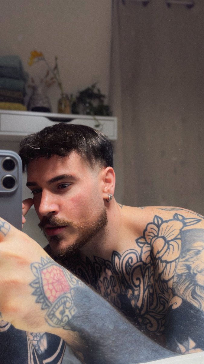 valentino tweet media