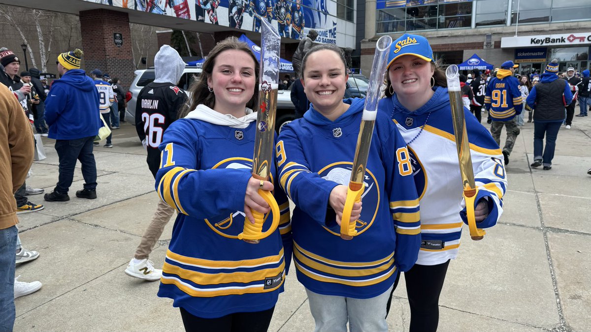 thadbrown7's tweet image. Sword beers.
Underrated marketing idea
#Sabres