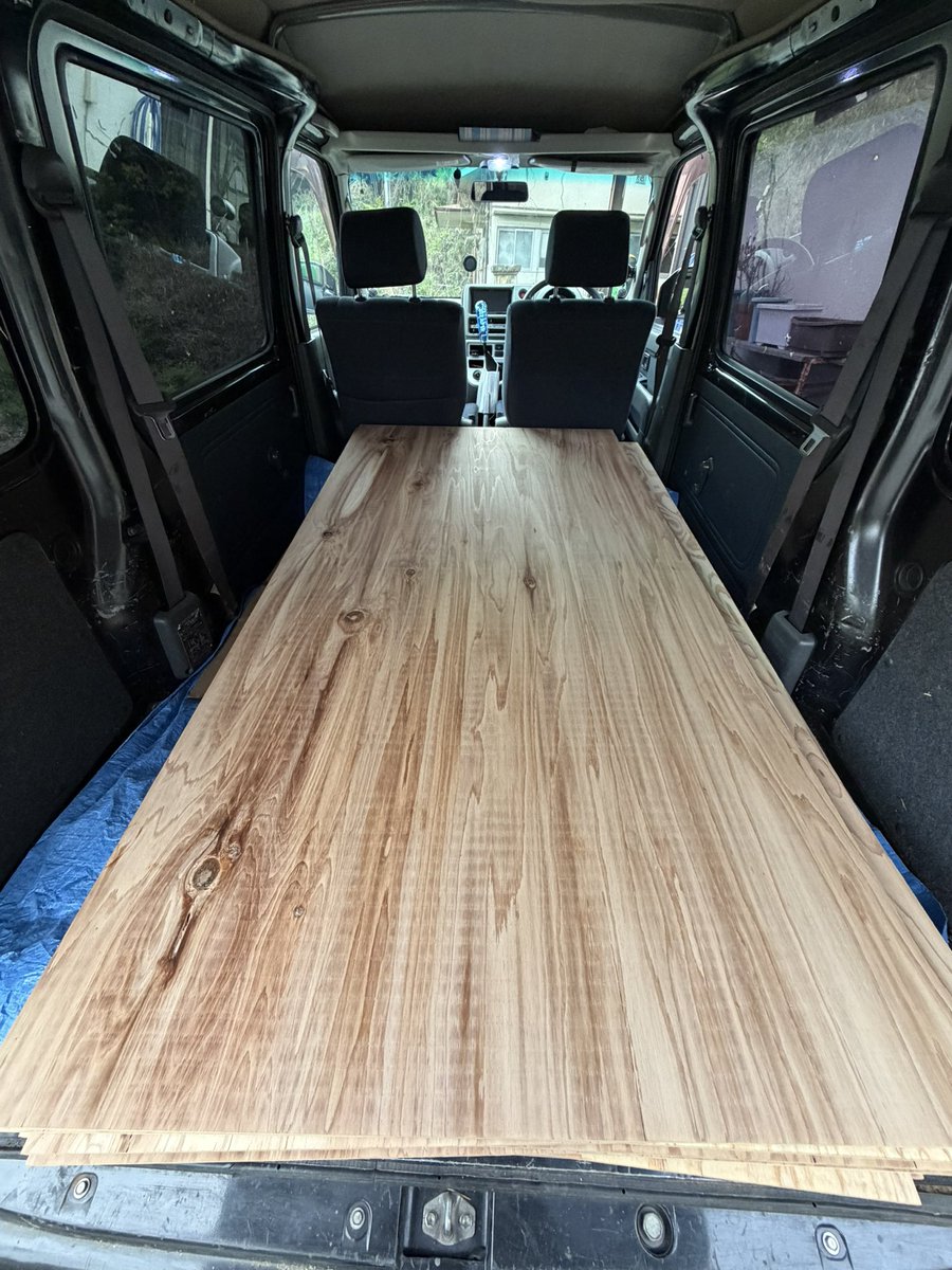 gui_gao69459's tweet image. ボロ戸建DIYヤー歓喜！床材を買い出しに行ったら、激安の構造用合板がさらに半額で1枚500円。
思わず在庫40枚、全部買い占めてきました。軽バンにジャストフィット。
これでまたDIYリフォームが捗る…！
#DIY #セルフリフォーム #不動産投資 #軽バン #爆安