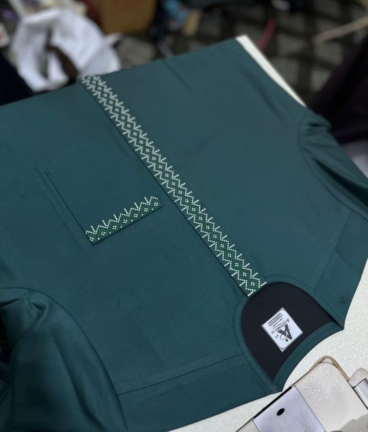 LEONDECENT tweet media