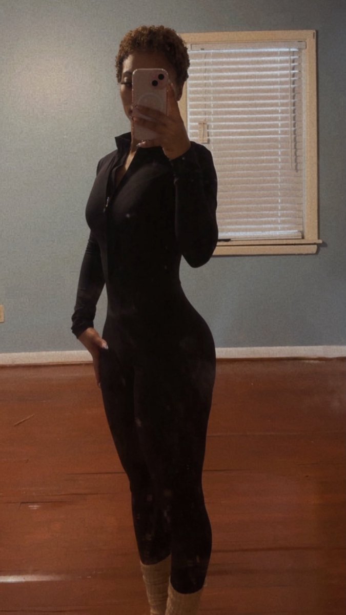 MissDezzyy_'s tweet image. Jan vs now 💪🏽 #progress