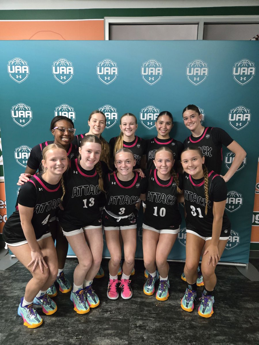 CharHoffman2029's tweet photo. UAA Session 1! Ended the weekend 3-2 with my @NebraskaAttack team! https://t.co/qnzcdP9LWr