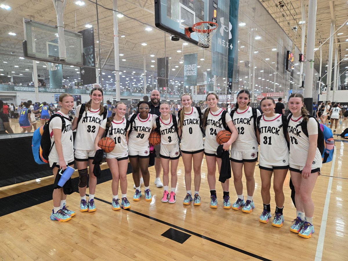CharHoffman2029's tweet photo. UAA Session 1! Ended the weekend 3-2 with my @NebraskaAttack team! https://t.co/qnzcdP9LWr