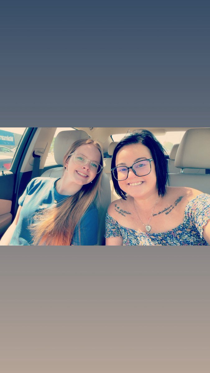 Danielle070611's tweet image. Rare these days but she wanted to Hang out! ❤️🫶🏻 I’ll throw it in my Blessing Bucket! 🥹
#daughter #blessings #teenager