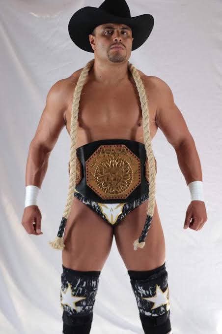 JOSEGUSTAV50801's tweet photo. @WrestleTalk_TV Para poner en contexto a todos el fandom que apenas ve AAA. El Texano JR. es una de las máximas figuras en la historia de la promoción y es considerado el mejor megacampeon que ha tenido AAA con dos reinados (2012 y 2016) y el premio rey de reyes 2015. https://t.co/J0lZF5ZmVh