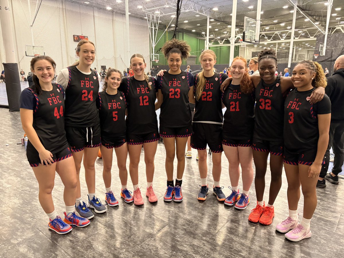 𝐎𝐥𝐢𝐯𝐢𝐚 𝐋𝐨𝐯𝐞𝐝𝐚𝐲 tweet media