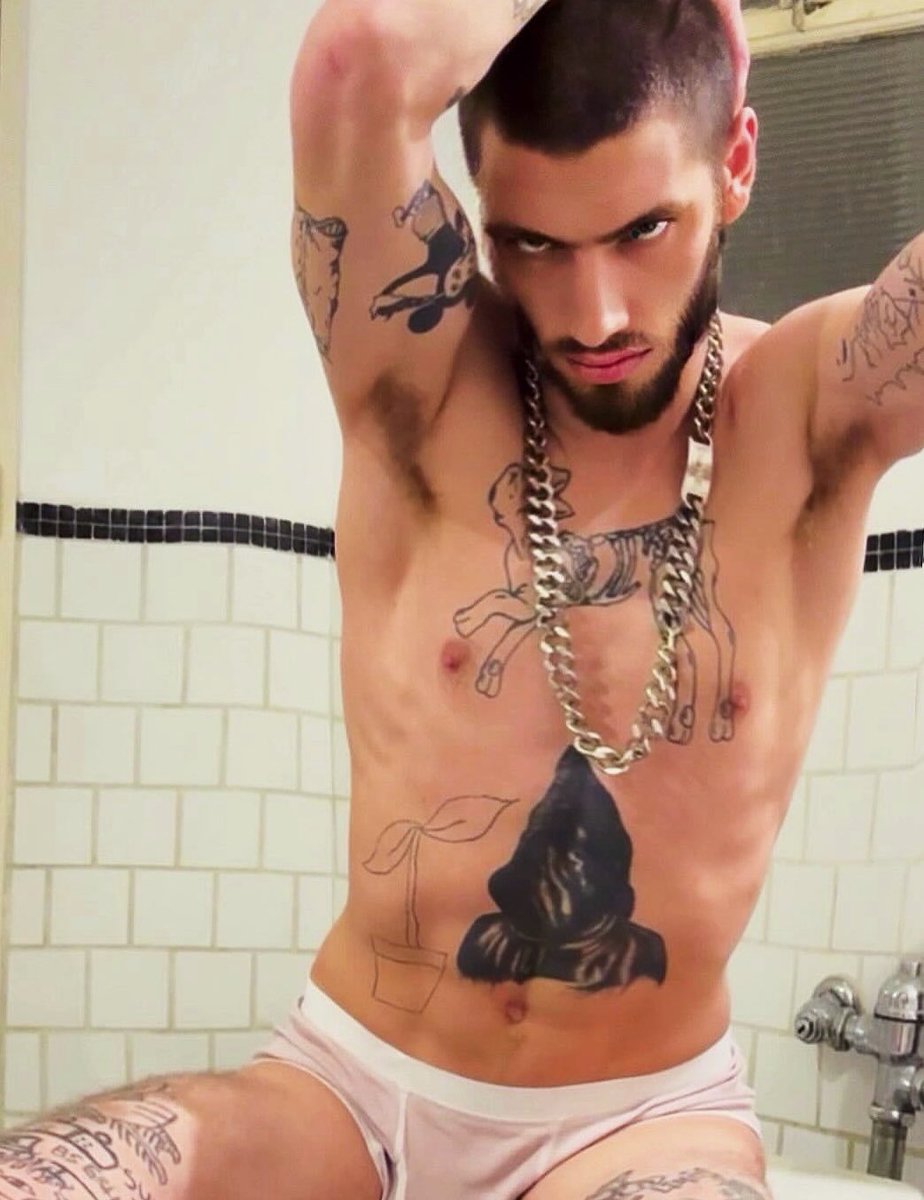 Sebastian tweet media