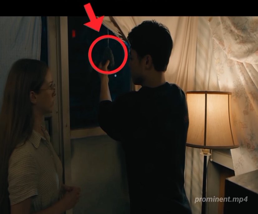 llvx0i1's tweet image. تتوقعون يشيل كل التعويذات الموجودة على النوافذ؟ #from