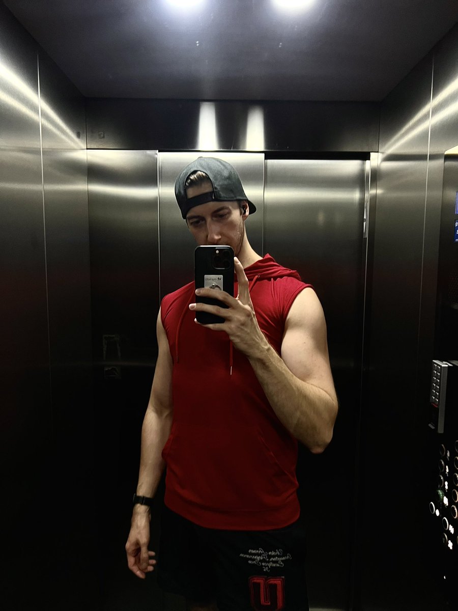 KeKo1291's tweet photo. Happy with where 4 years of gym have gotten me to 💪🏼🏋🏻🏊🏻🙂‍↔️ https://t.co/2yEx3A4WIJ