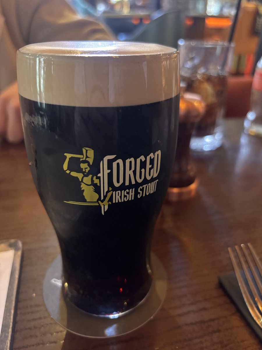 slimTjames5586's tweet image. @TheNotoriousMMA cracking bit of food and stout at #theblackforge yesterday, great experience exploring #dublin with my boy and his friend. 3 Welsh lads embracing Irish culture. Mainly drinking some great famous stout🤣