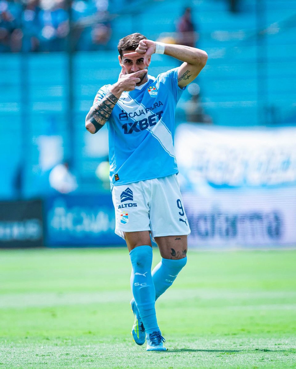 S_CelestePeru's tweet image. El capitán Yoshimar Yotún, con tres asistencias de gol, fue el jugador más determinante del Sporting Cristal frente a UTC. Los goles los marcaron Felipe Vizeu, Luis Iberico y Maxloren Castro.
#sportingcristal #sintoniaceleste #utc #liga1