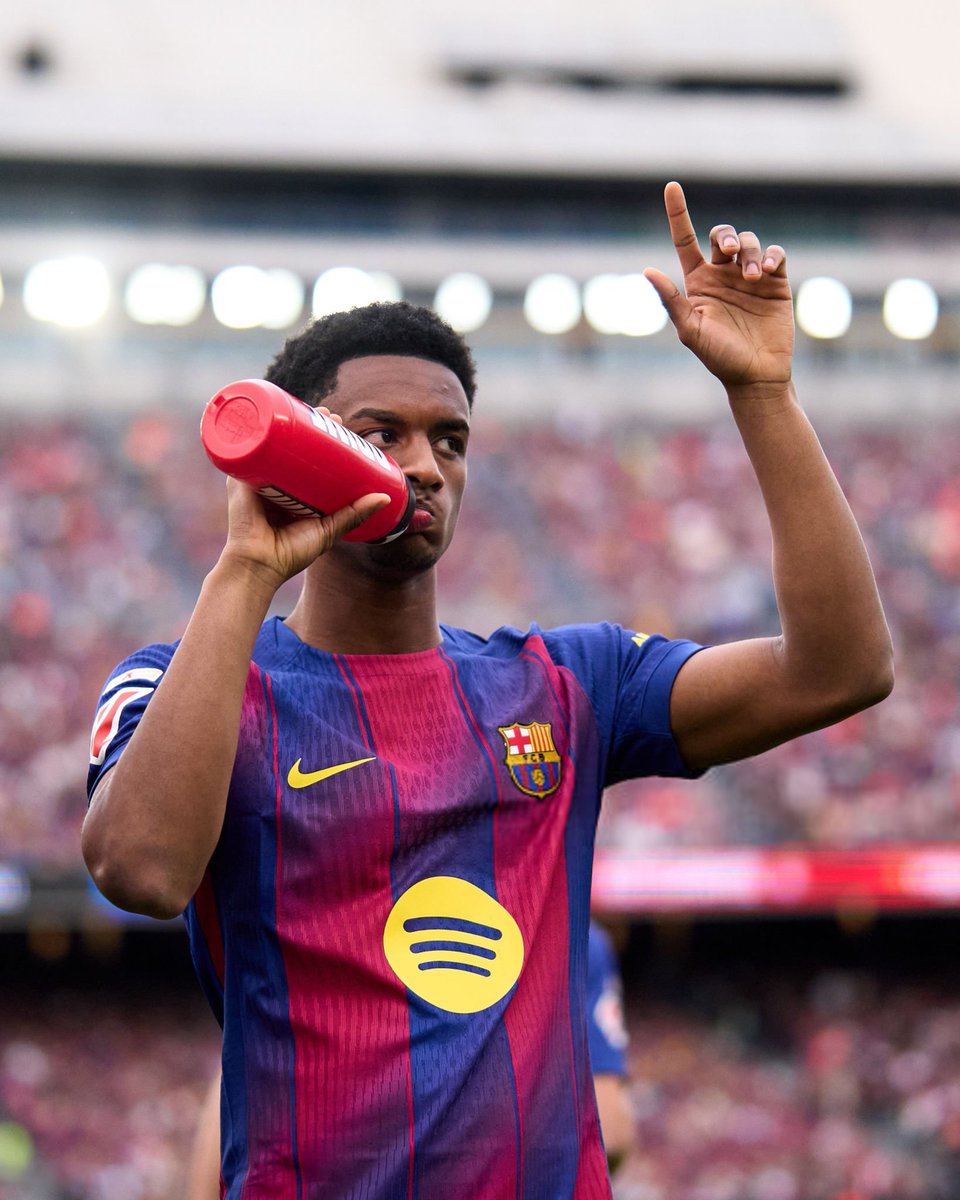 FCB World tweet media