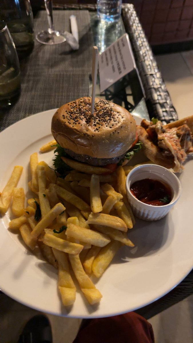 YL_IN_LAGOS tweet media