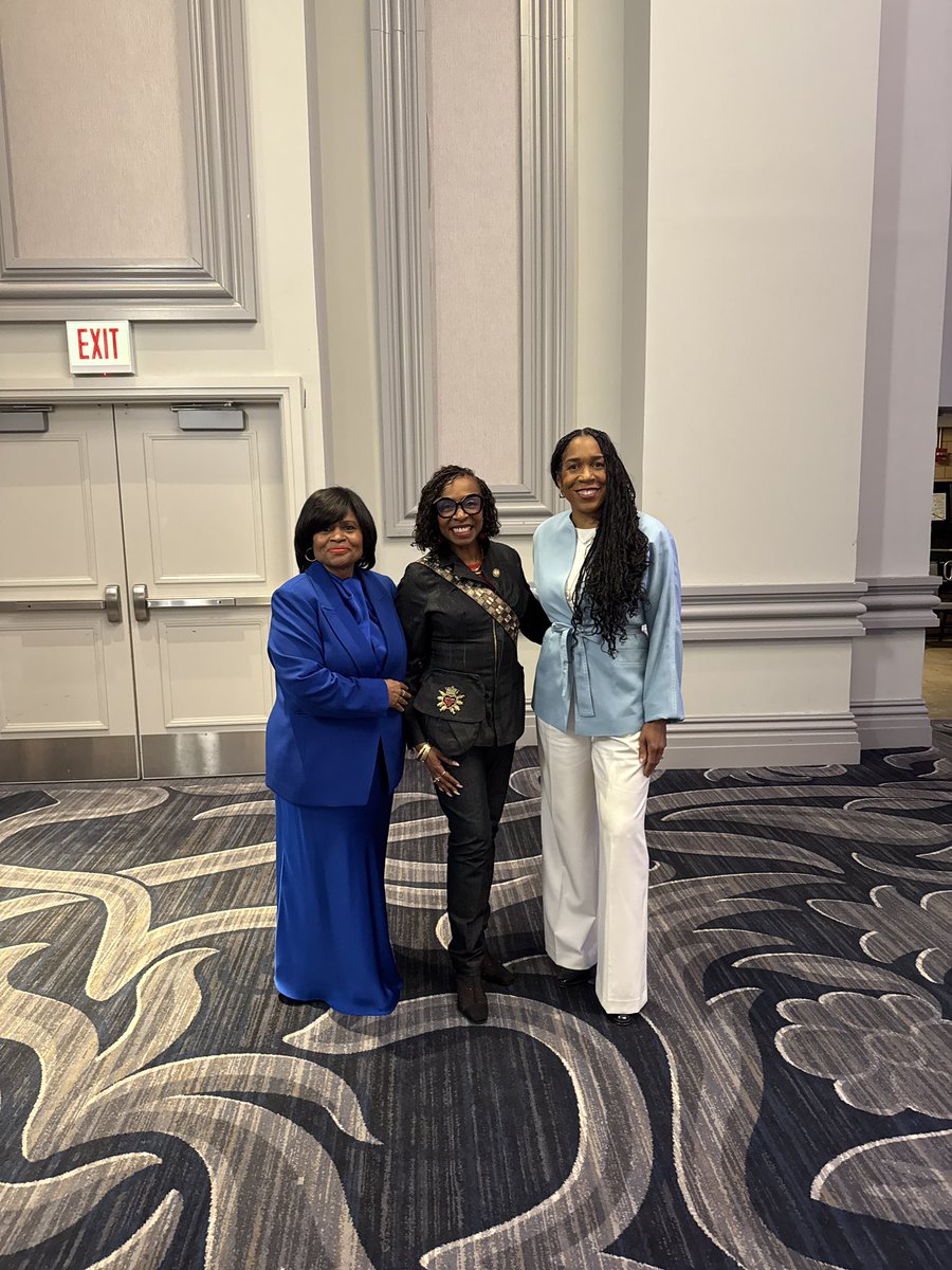 Juliana Stratton tweet media