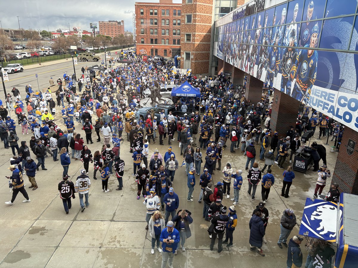 2026 NHL playoffs are here and the party is just beginning.  4:30pm crowd.