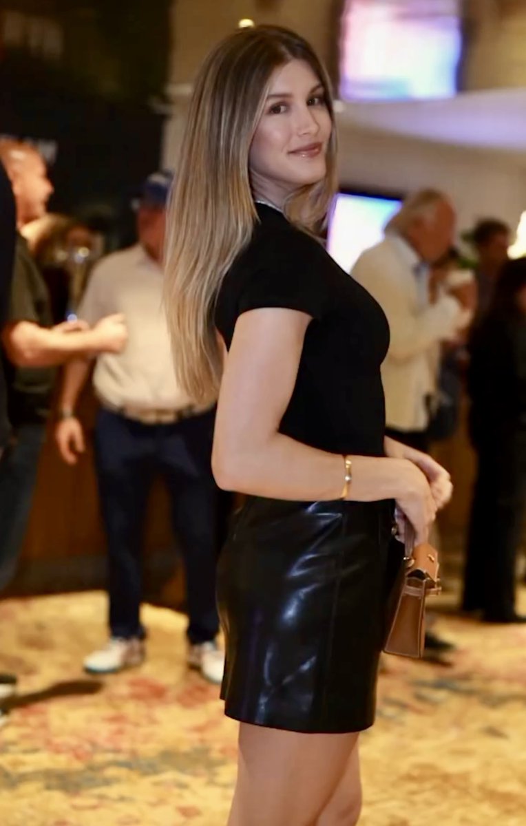 pooledaz888 tweet media