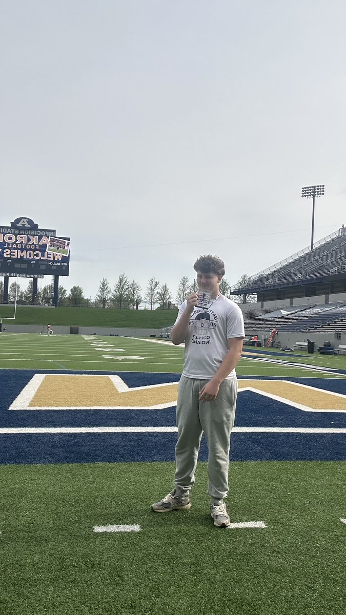 MasonChap19's tweet photo. Had at great time at @ZipsFB spring practice! Can’t wait to come back this fall. @CoachKrom12 @Coach_Minick @CoachGresh_ @Jeremyinakron17 @jalin_cooper https://t.co/1Fhh9yOyRy