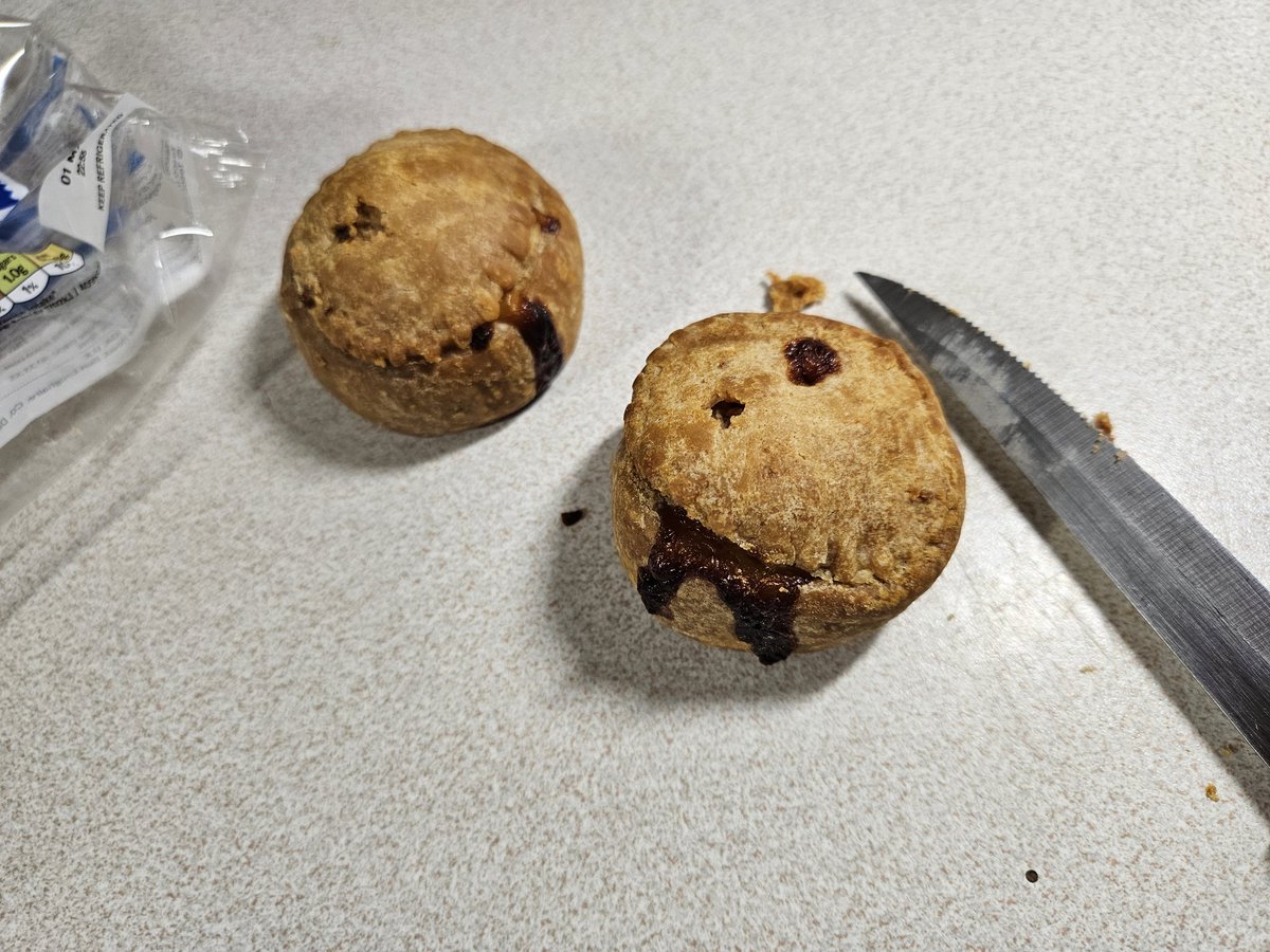 Free Syria Media Hub tweet media