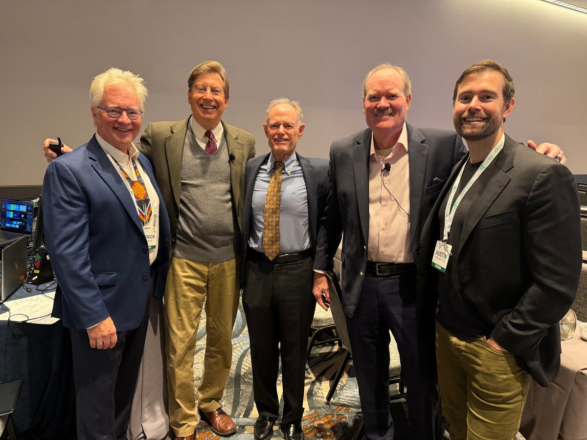 DrDaleBredesen's tweet photo. Thank you to Dr. Jeffrey Bland and his remarkable team for the superb PLMI Clinical Mastery Conference in Chicago this weekend. 

Let’s all keep working to reduce the global burden of neurodegenerative disease—this is such a time of progress! https://t.co/Kms0xPx5jx