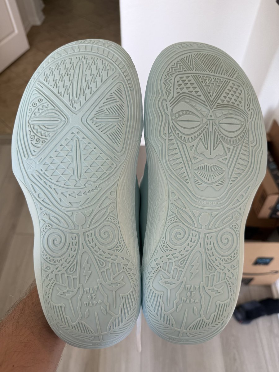 JustinMacmahan's tweet photo. I ordered these @DwyaneWade shoes, but after wearing them once and getting blisters on my feet, I realized they run small and I need a size up. After weeks of back and forth with @WayofWade , they deemed them too worn to be returned. In 2026 you just can’t run a business this way https://t.co/xww8qksFtE