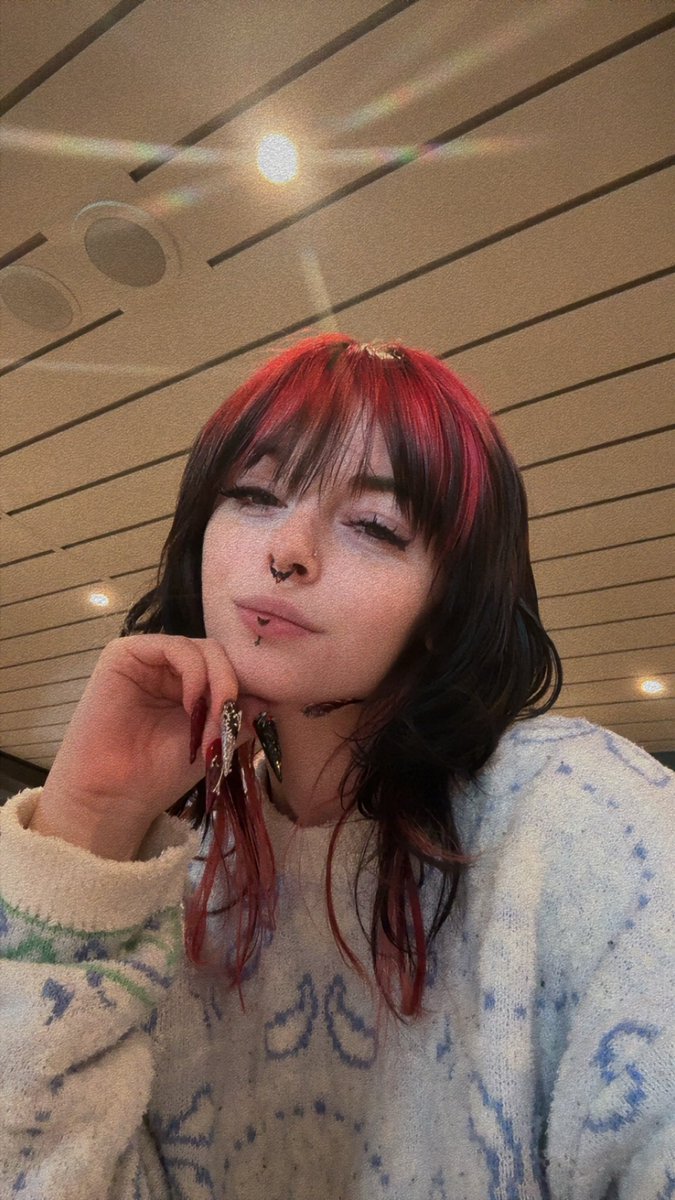 Mako Mommy | Horror Streamer 🪦🦈 tweet media