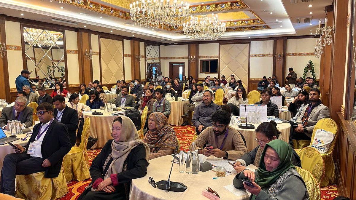 MCL_leh's tweet photo. MC Leh, hosted the Trans Himalayan Urban Climate Conclave on resilient, net-zero Himalayan cities. 
Stanzin EO MC Leh, as panelist highlighted climate finance via AMRUT, SBM 2.0, PPPs, bonds &amp; need for dedicated funds; UCF a key step.
#ClimateAction #UrbanClimate #ClimateFinance https://t.co/I2z67sQX8E